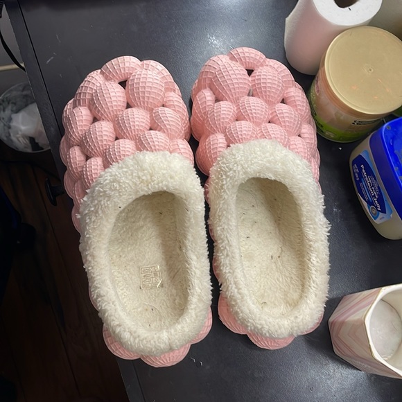 Pink Bubble slides with fur. - Picture 3 of 3